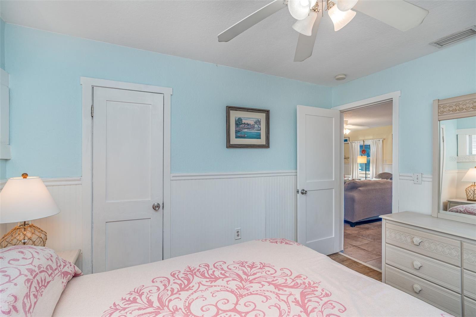 Image 9 of 35 For 660 Linley Street