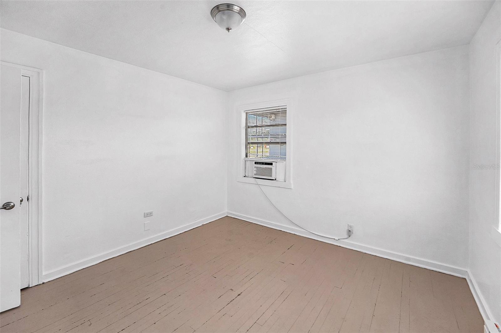 Image 20 of 26 For 2220 7th Street S