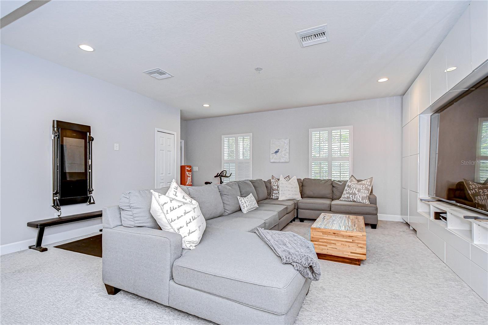 Image 14 of 45 For 6008 Shell Ridge Drive