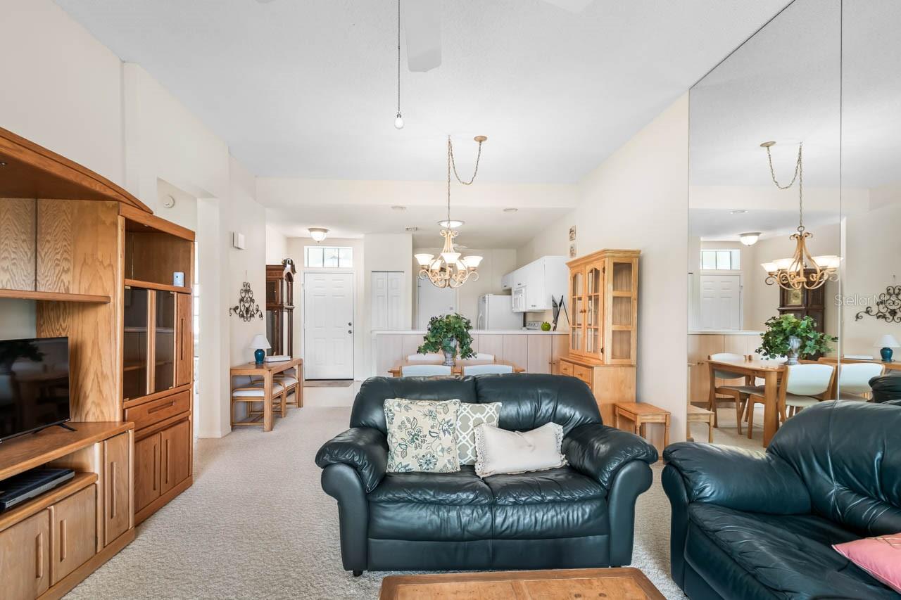Image 14 of 47 For 1012 Radison Lake Court 59