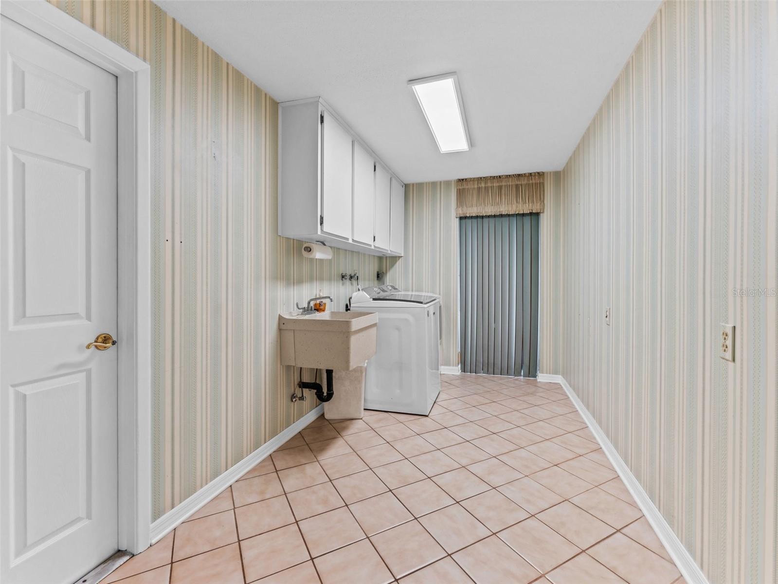 Image 32 of 49 For 2857 Weathersfield Court