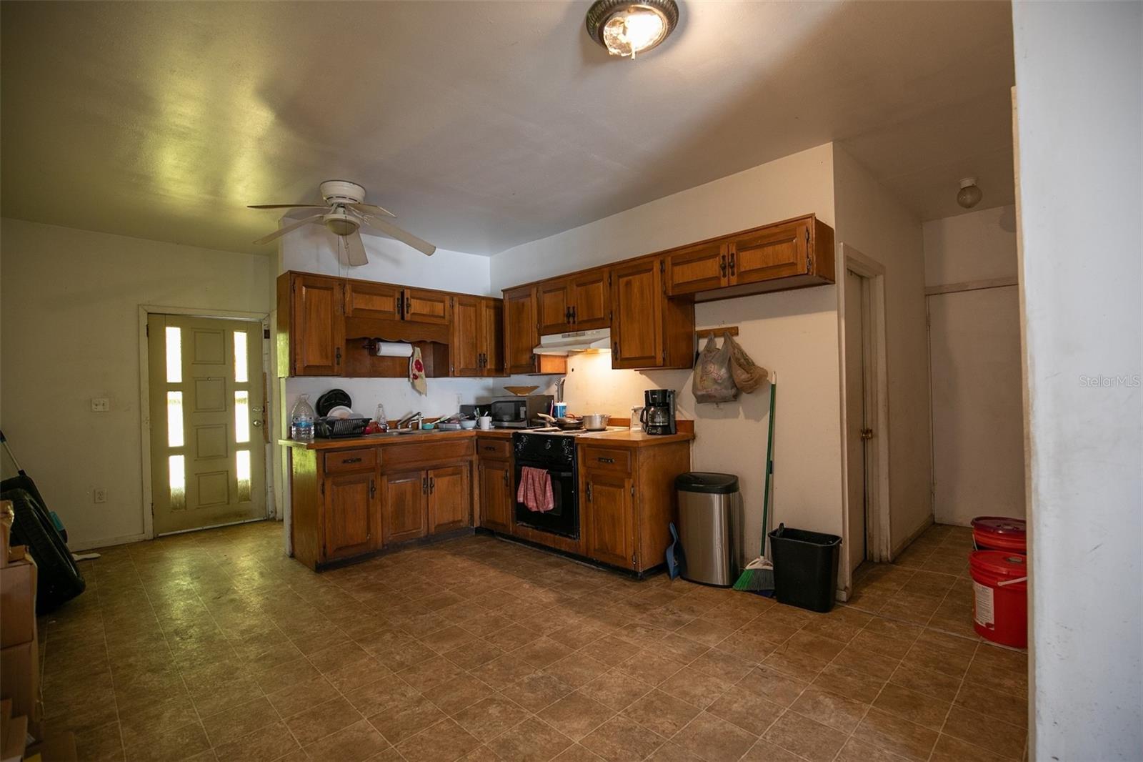 Image 14 of 35 For 2747 Eaton Avenue