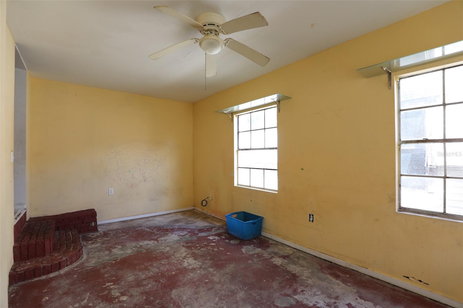 Image 8 of 35 For 2747 Eaton Avenue