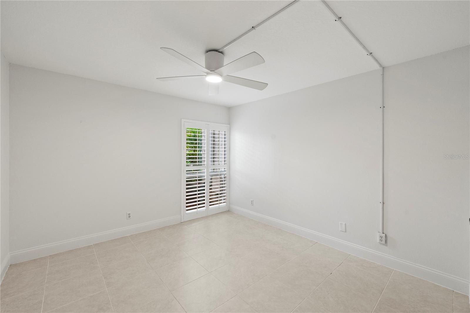 Listing photo id 10 for 3325 Bayshore Boulevard C11