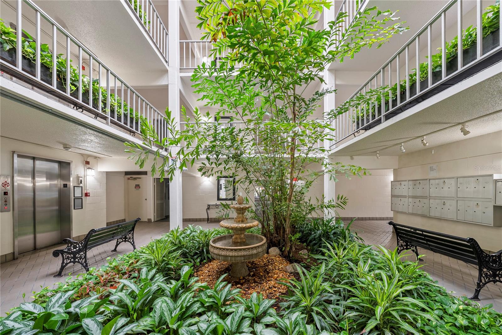 Listing photo id 17 for 3325 Bayshore Boulevard C11