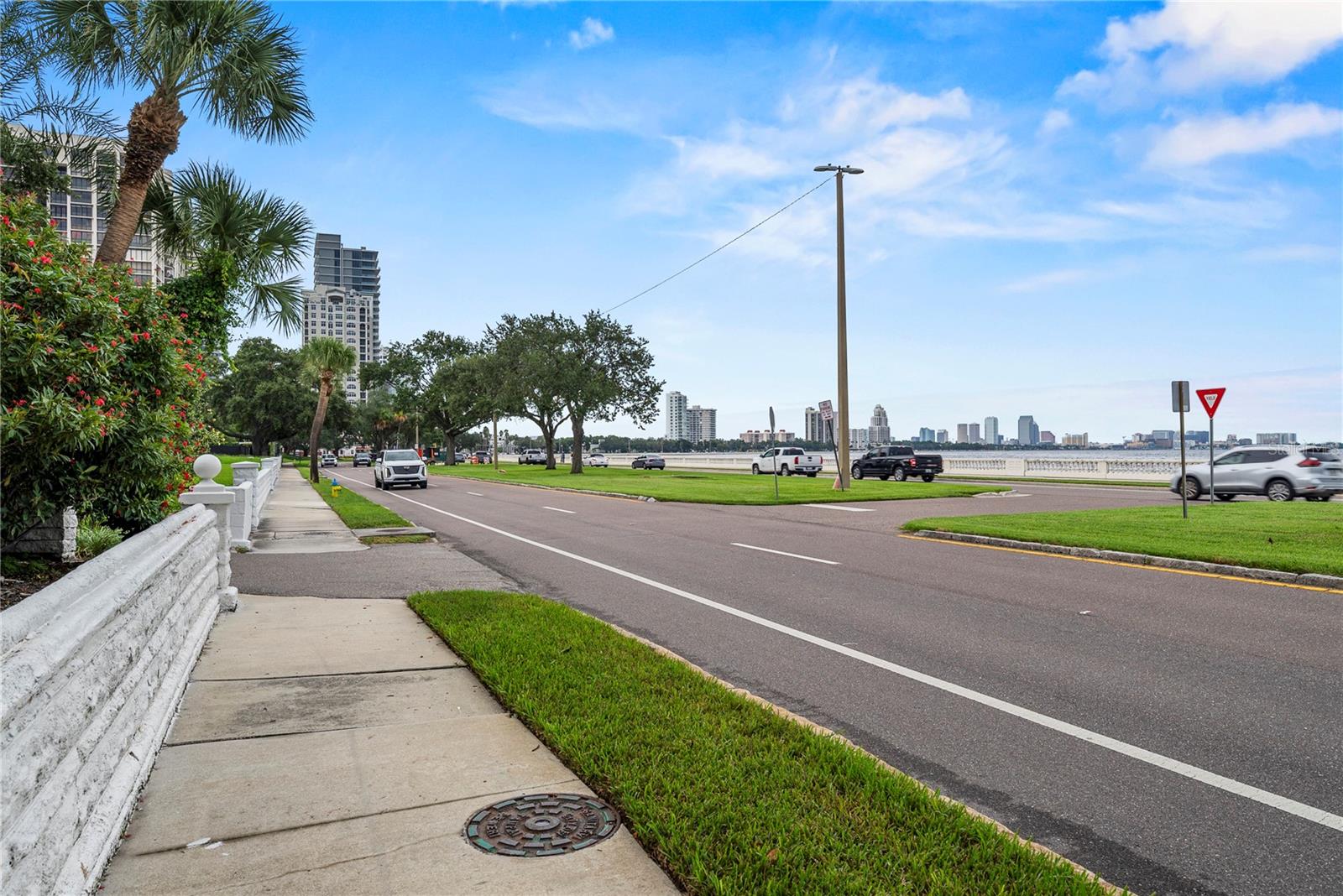 Listing photo id 18 for 3325 Bayshore Boulevard C11