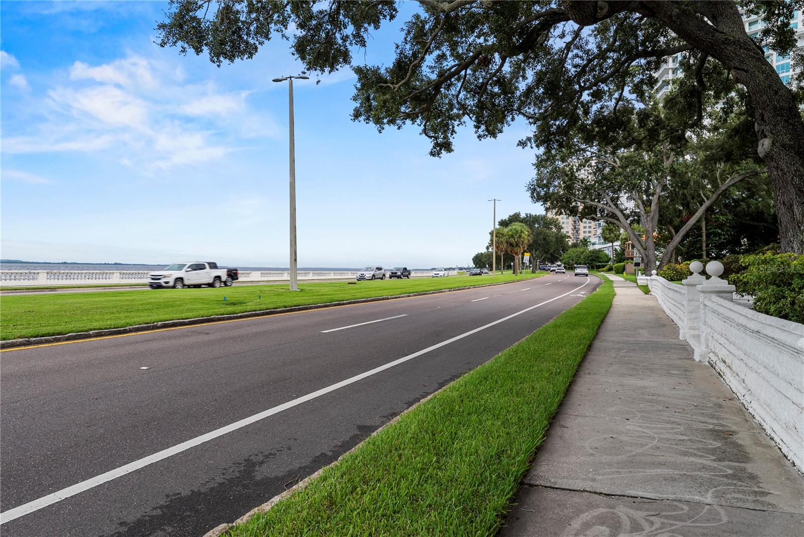 Listing photo id 20 for 3325 Bayshore Boulevard C11