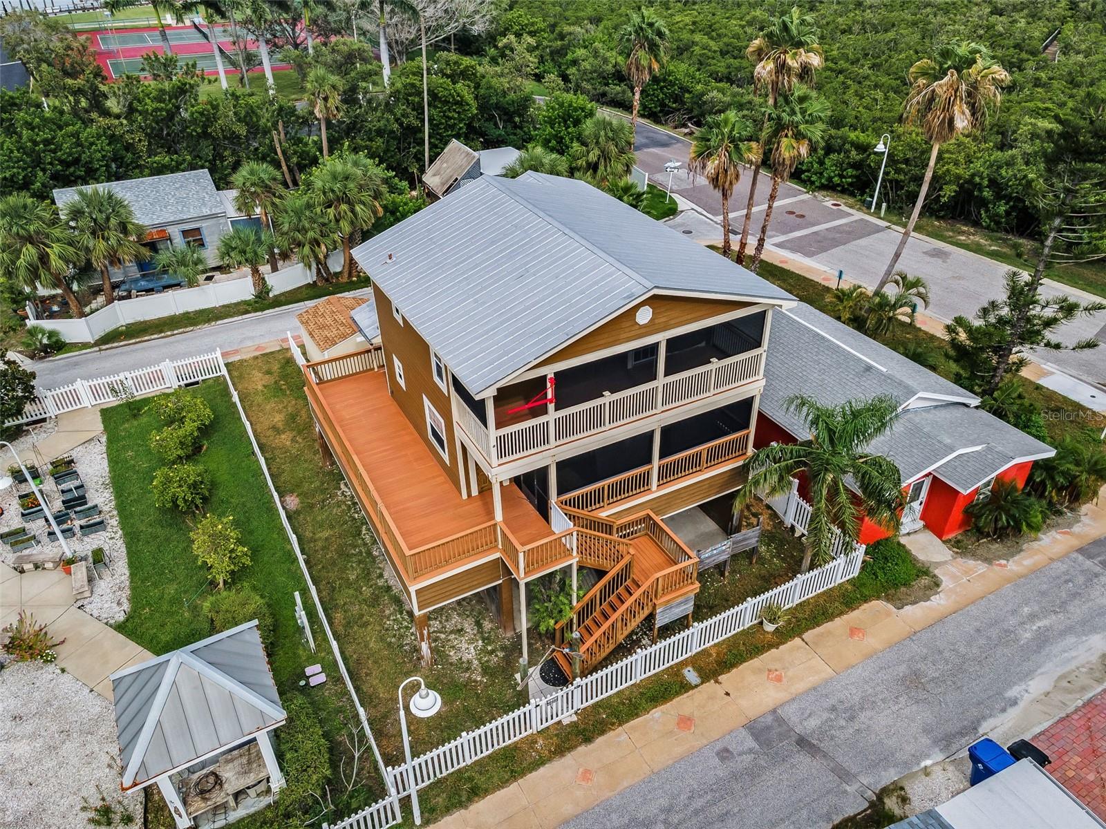 Image 11 of 62 For 19105 Whispering Pines Drive