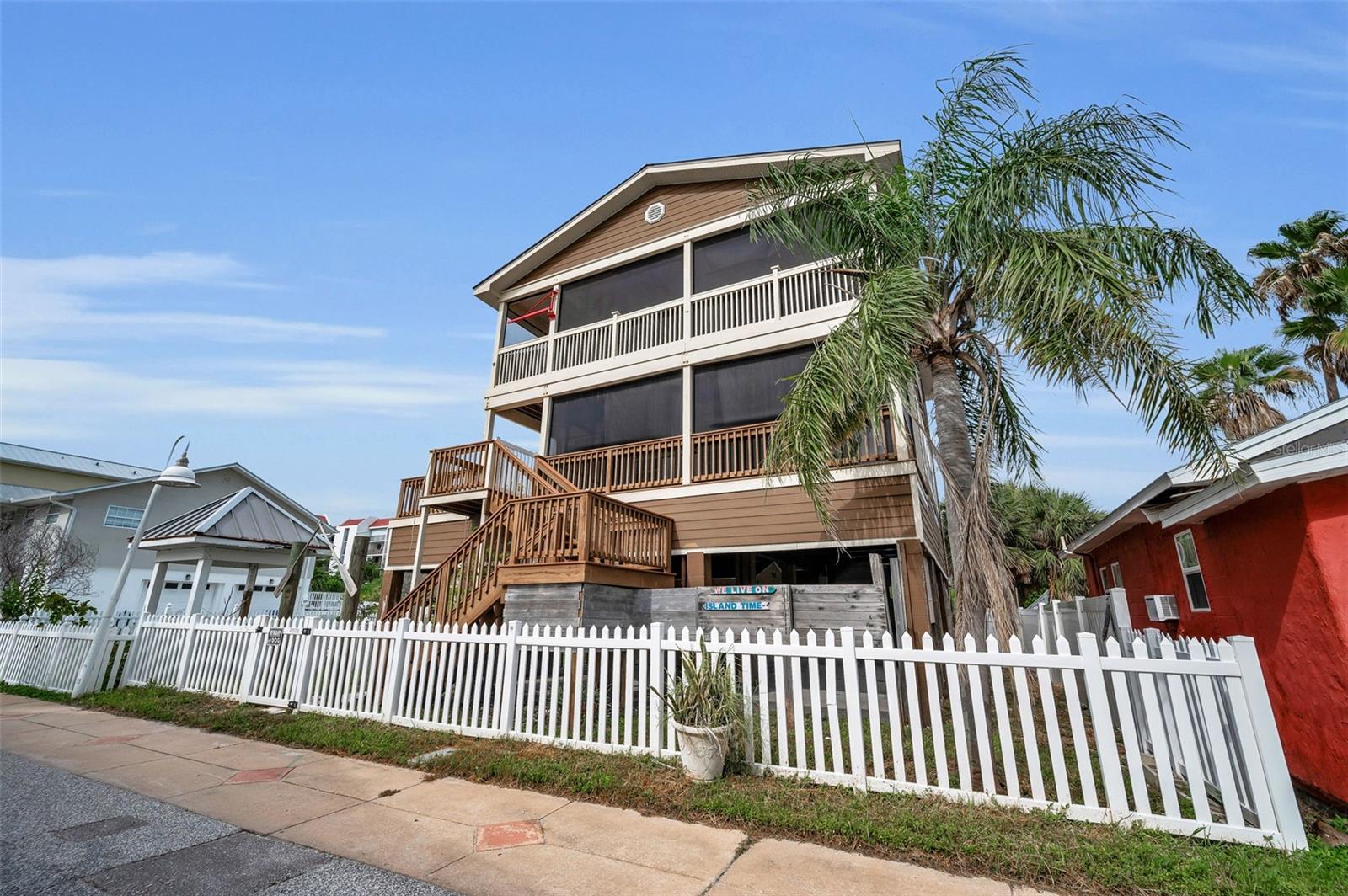 Image 5 of 62 For 19105 Whispering Pines Drive
