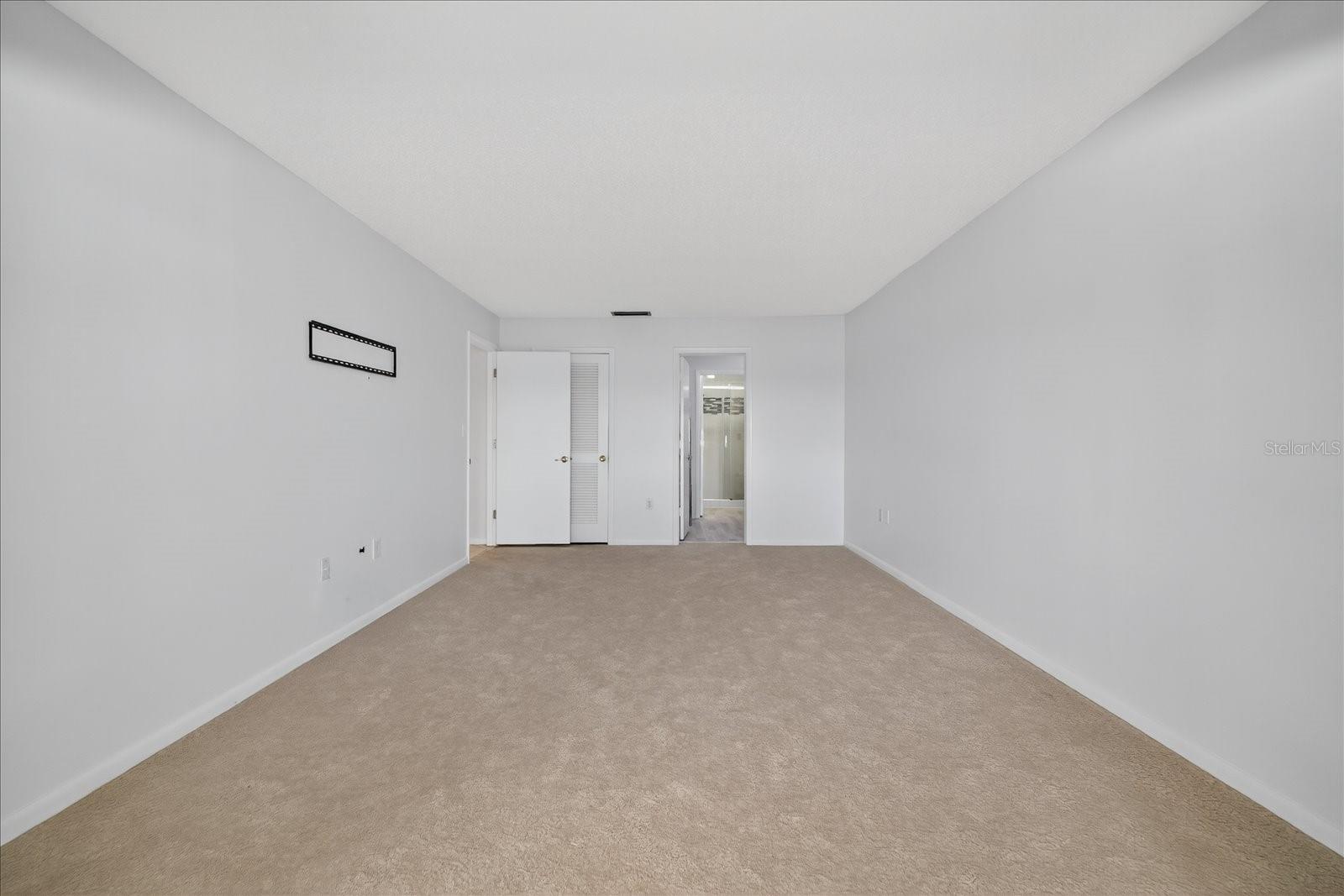 Listing photo id 20 for 100 Bluff View Drive 409c