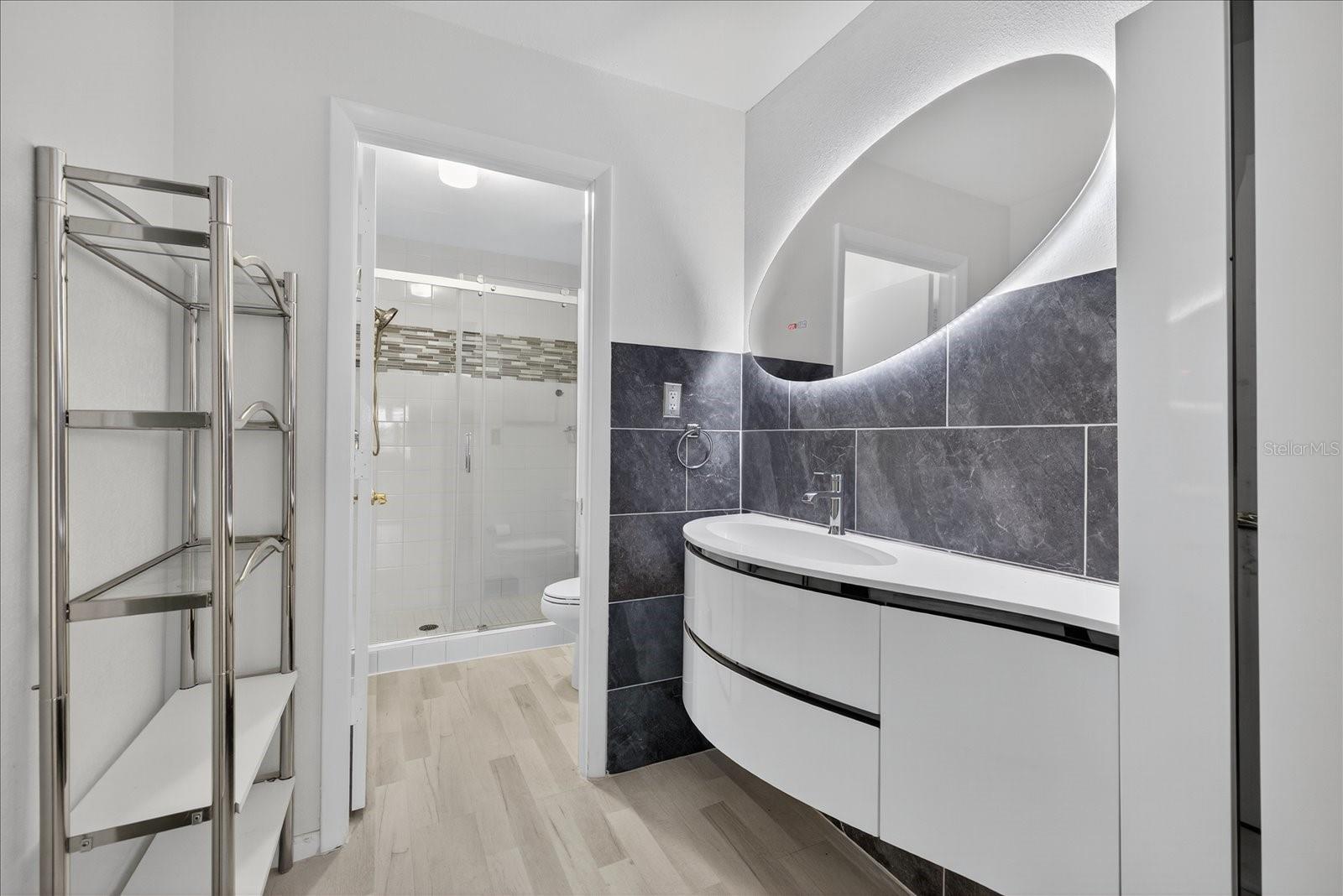 Listing photo id 21 for 100 Bluff View Drive 409c