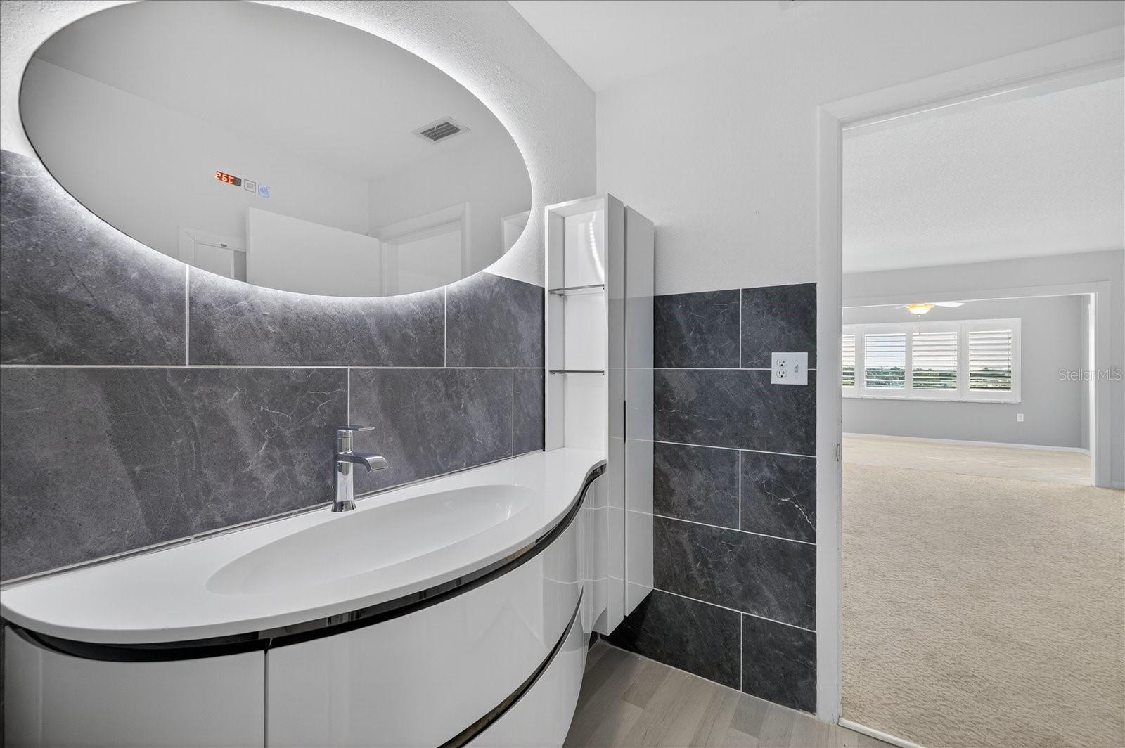 Listing photo id 23 for 100 Bluff View Drive 409c