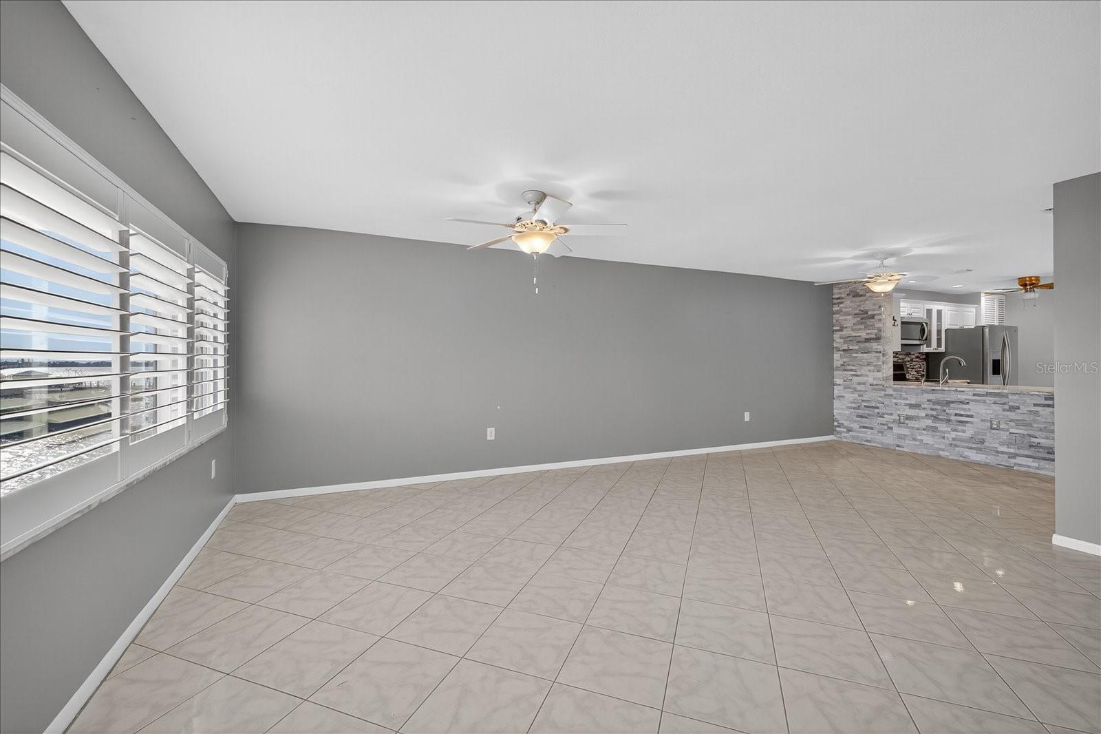 Listing photo id 25 for 100 Bluff View Drive 409c