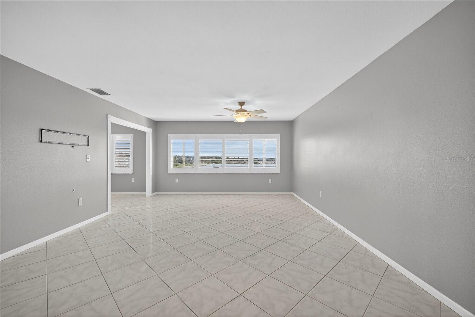 Listing photo id 28 for 100 Bluff View Drive 409c