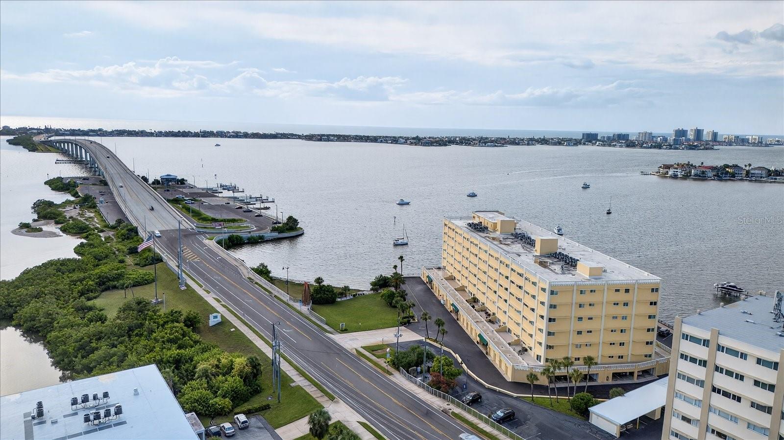 Listing photo id 30 for 100 Bluff View Drive 409c