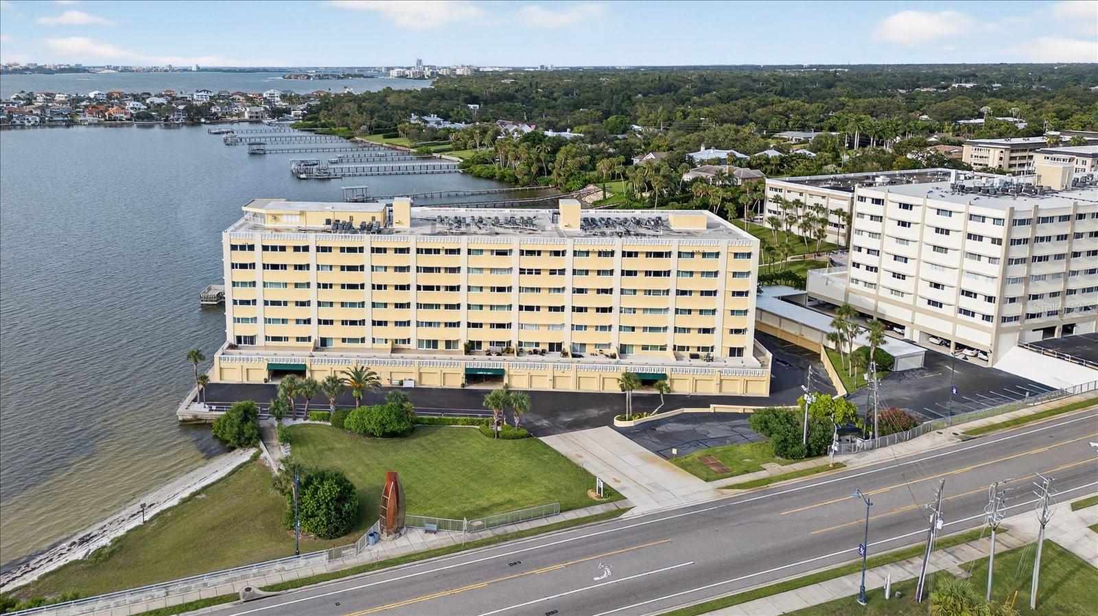 Listing photo id 31 for 100 Bluff View Drive 409c
