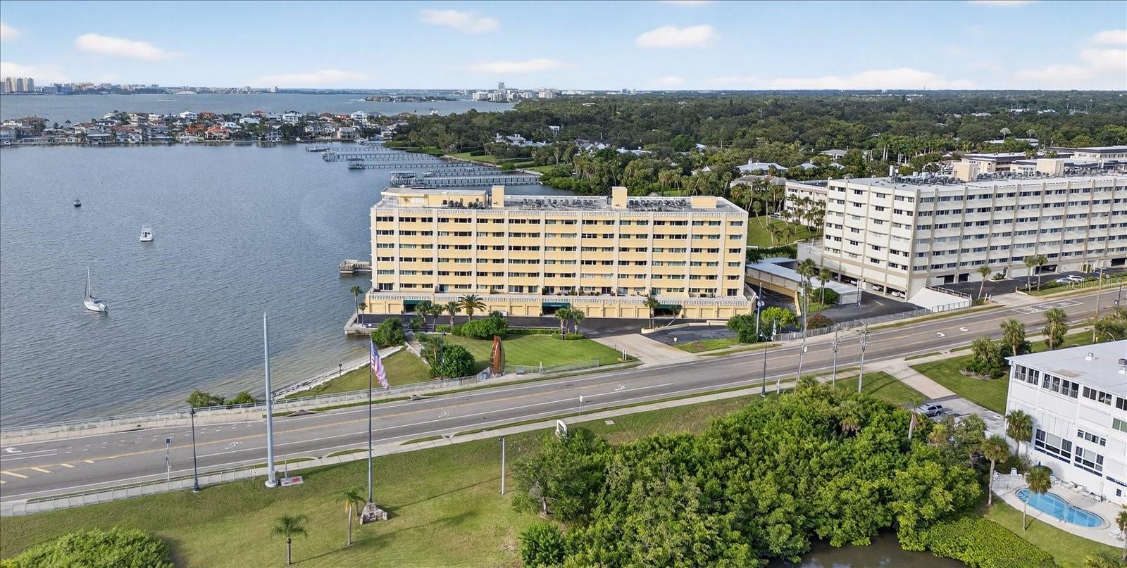Listing photo id 32 for 100 Bluff View Drive 409c