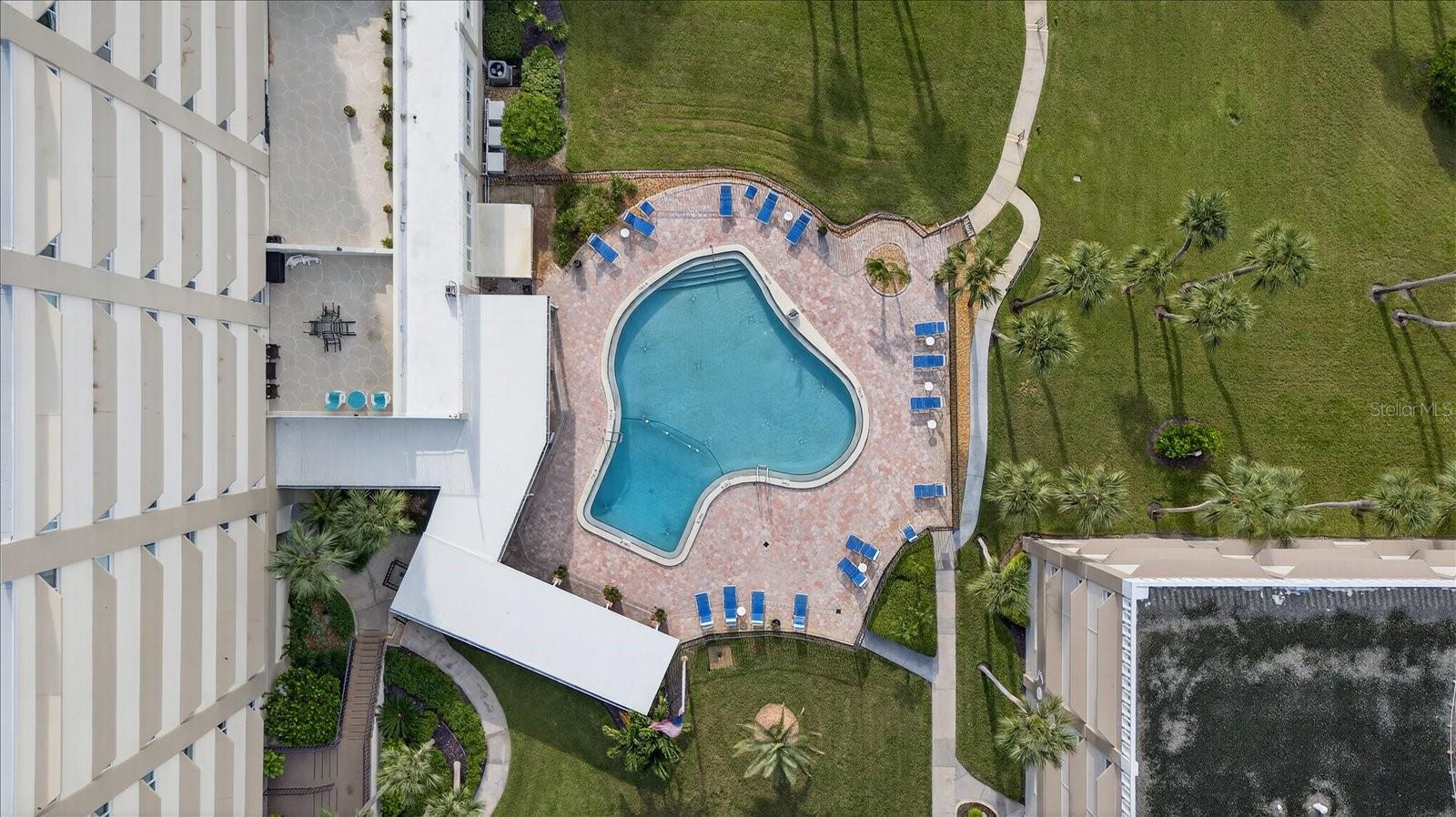 Listing photo id 33 for 100 Bluff View Drive 409c