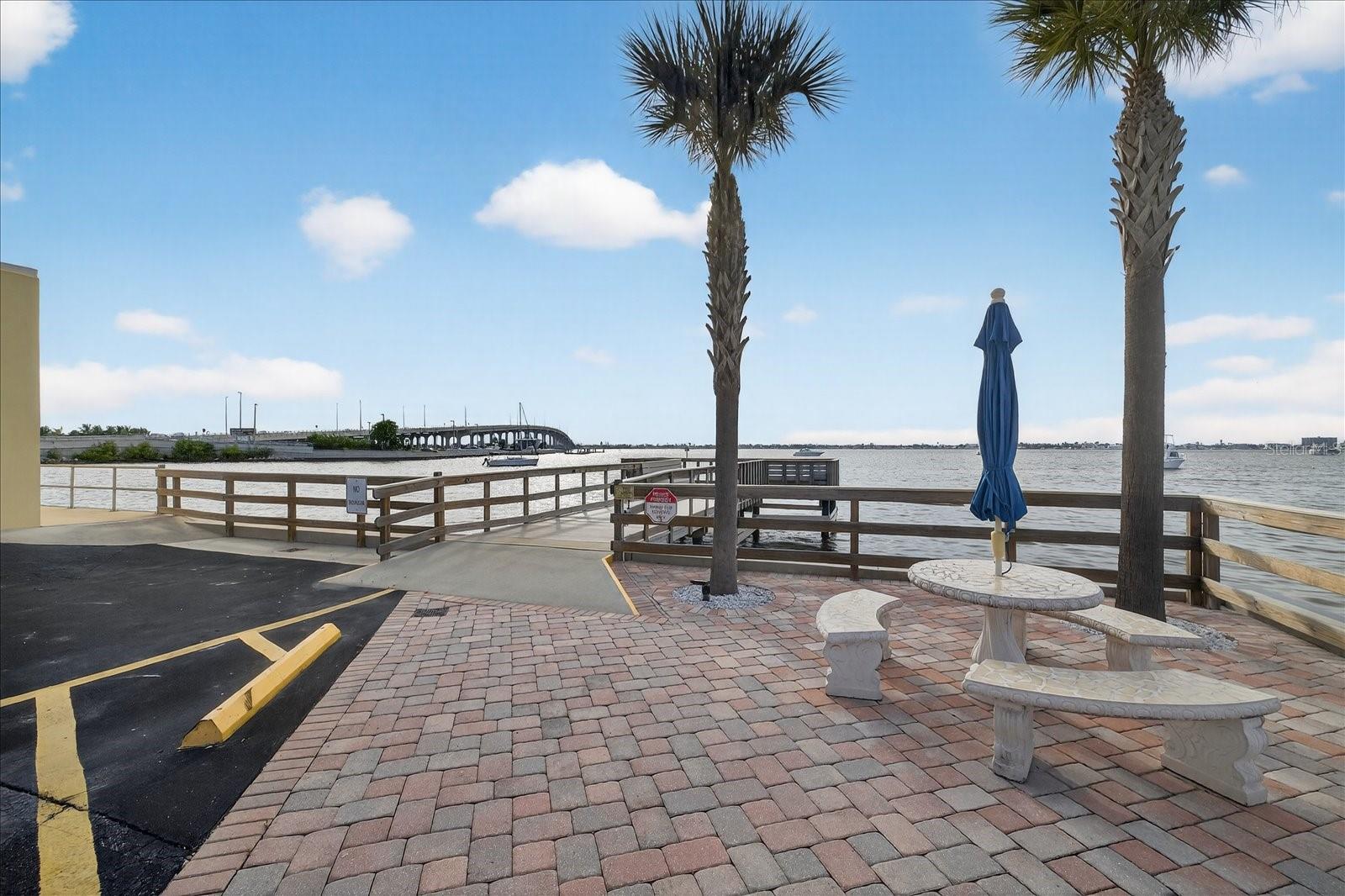 Listing photo id 44 for 100 Bluff View Drive 409c