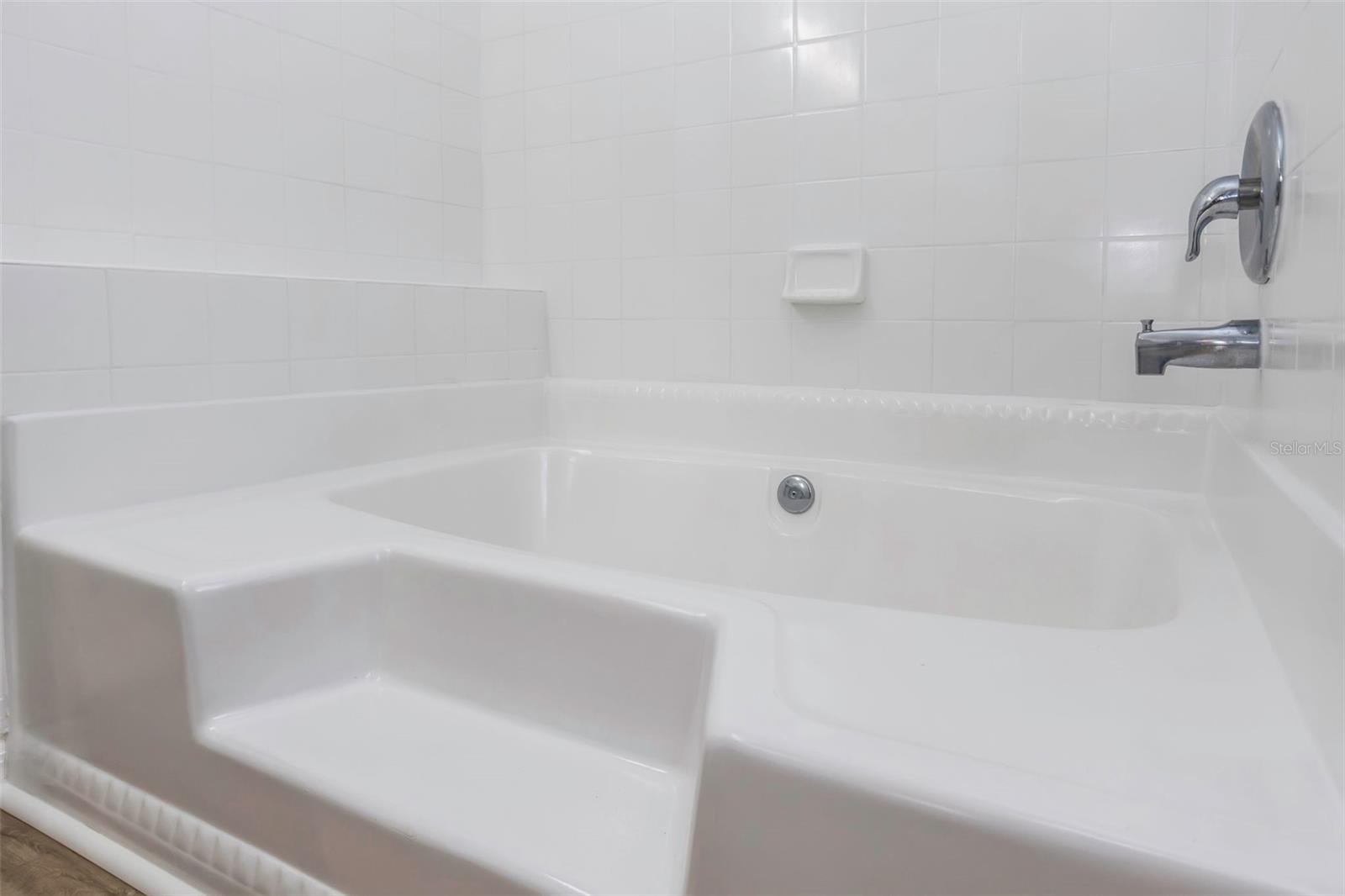Image 30 of 51 For 2931 Shannon Circle