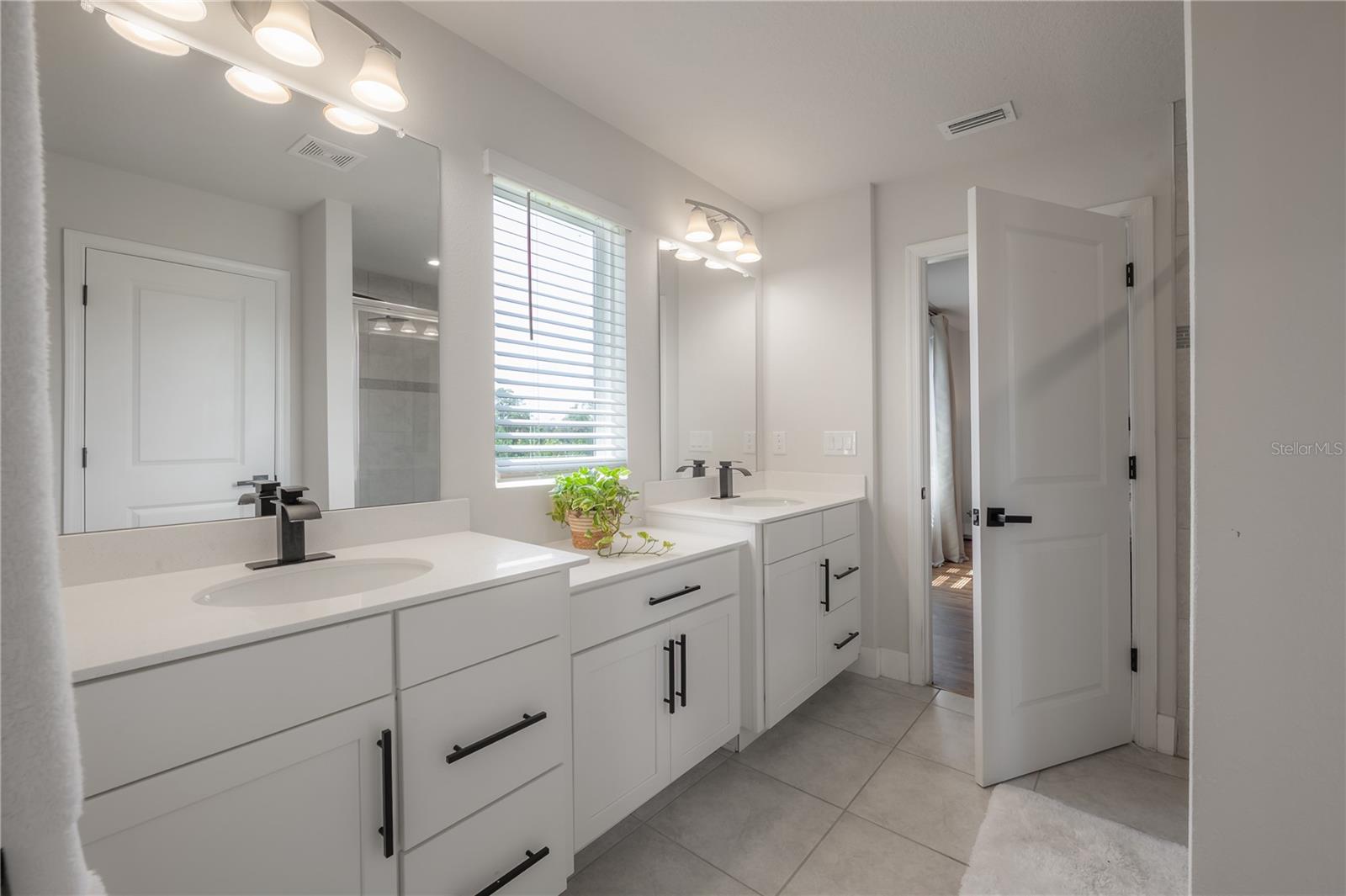 Image 19 of 42 For 17992 Dairy Farm Court