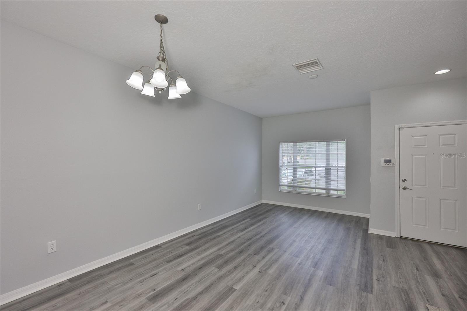 Image 12 of 41 For 13127 Kings Crossing Drive