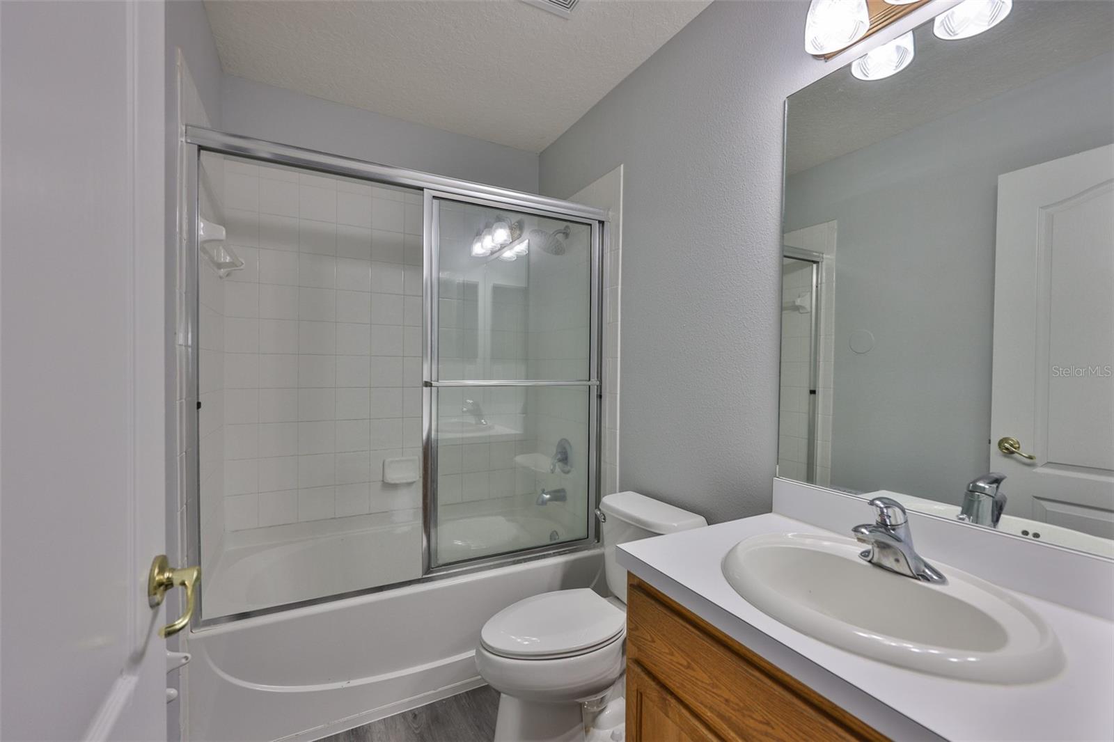 Image 24 of 41 For 13127 Kings Crossing Drive