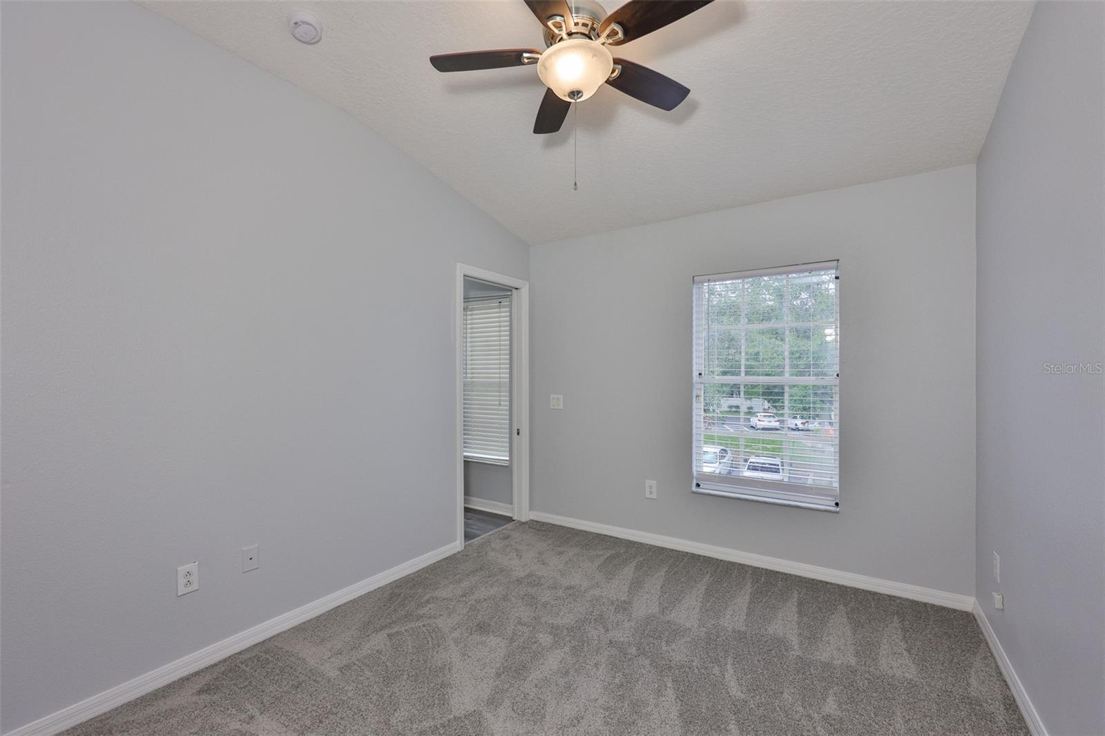 Image 29 of 41 For 13127 Kings Crossing Drive