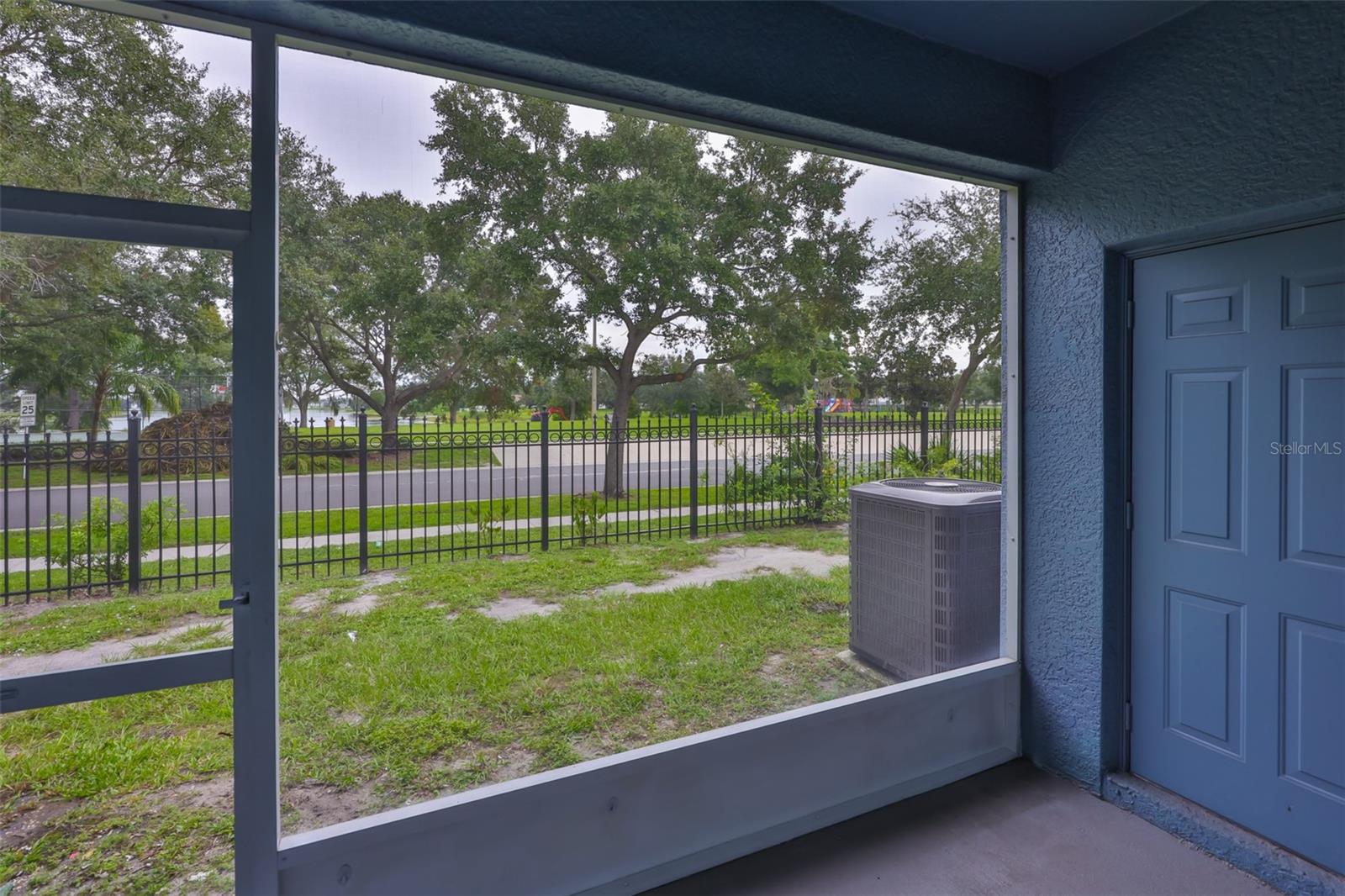 Image 32 of 41 For 13127 Kings Crossing Drive