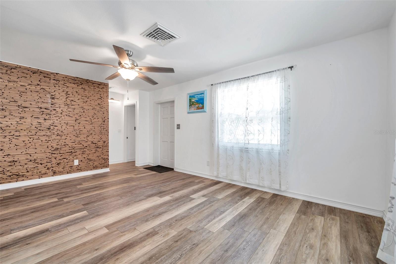 Image 10 of 29 For 5900 Cypress Street N