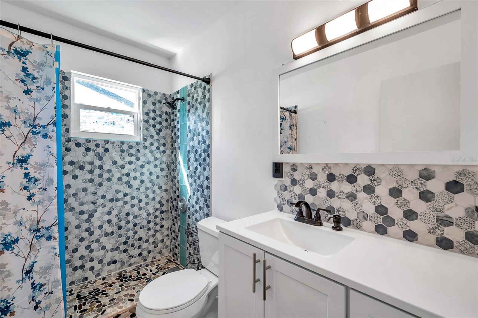 Image 22 of 29 For 5900 Cypress Street N