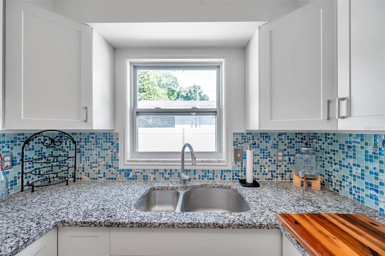 Image 3 of 29 For 5900 Cypress Street N