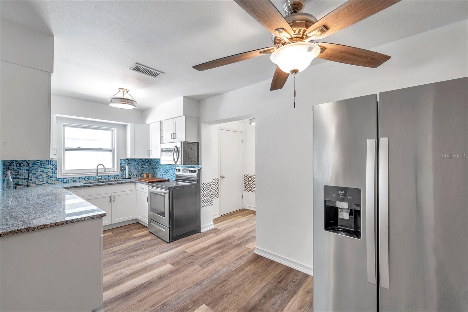 Image 7 of 29 For 5900 Cypress Street N