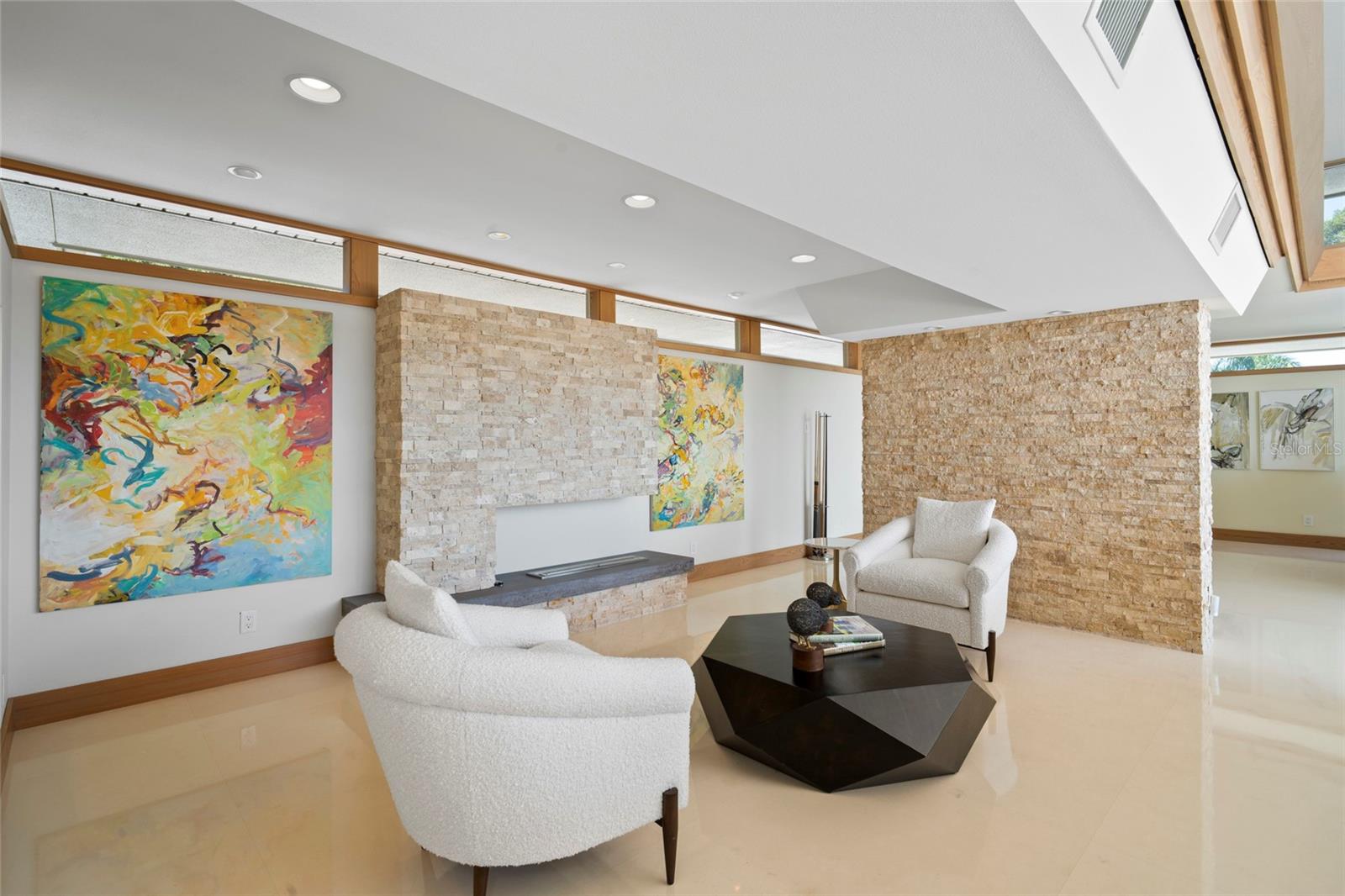 Listing photo id 16 for 10 Brightwaters Circle Ne