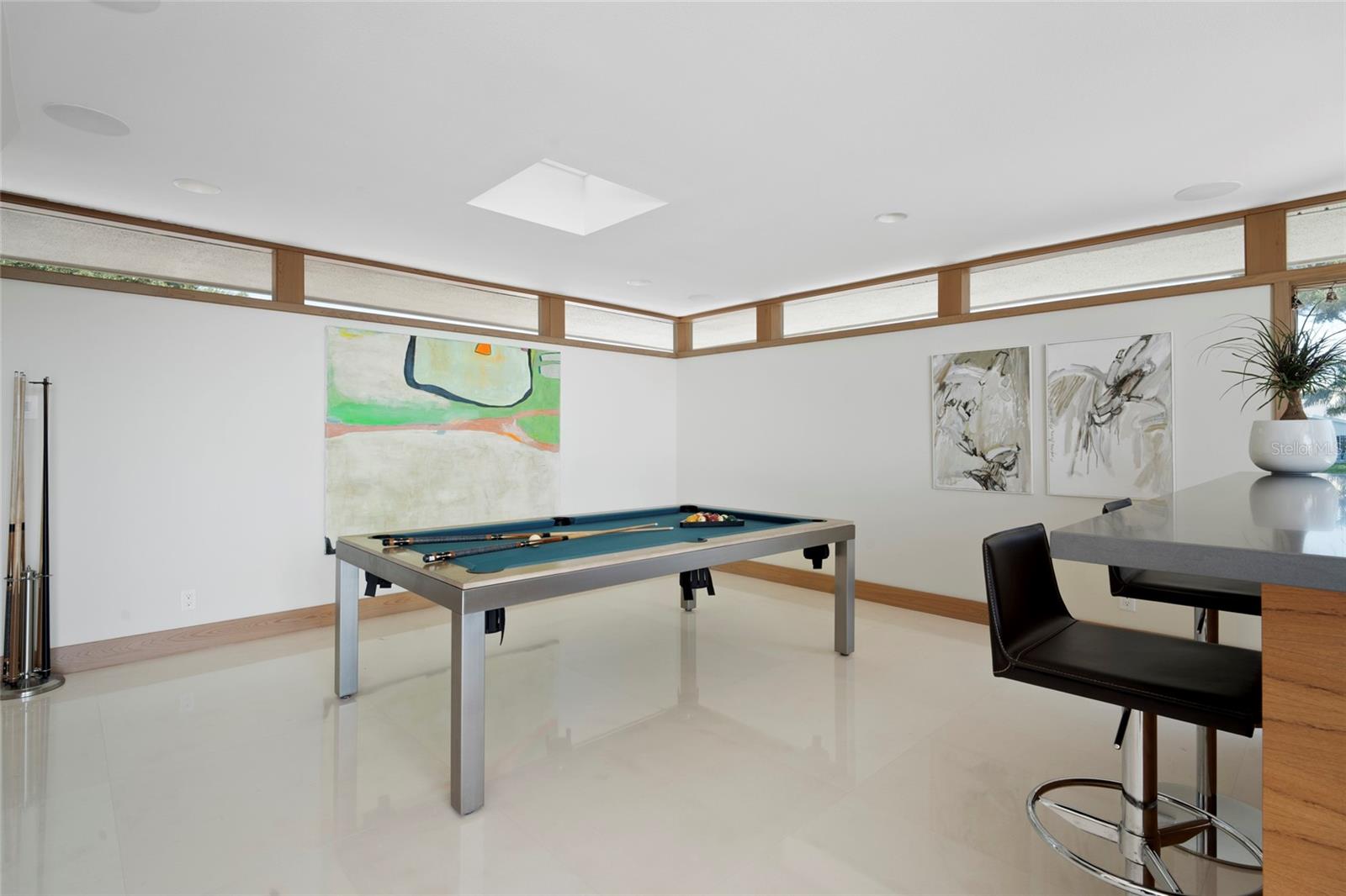 Listing photo id 17 for 10 Brightwaters Circle Ne