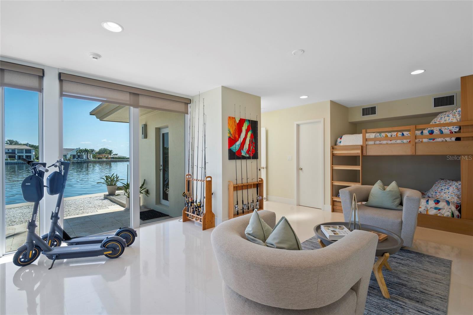 Listing photo id 20 for 10 Brightwaters Circle Ne