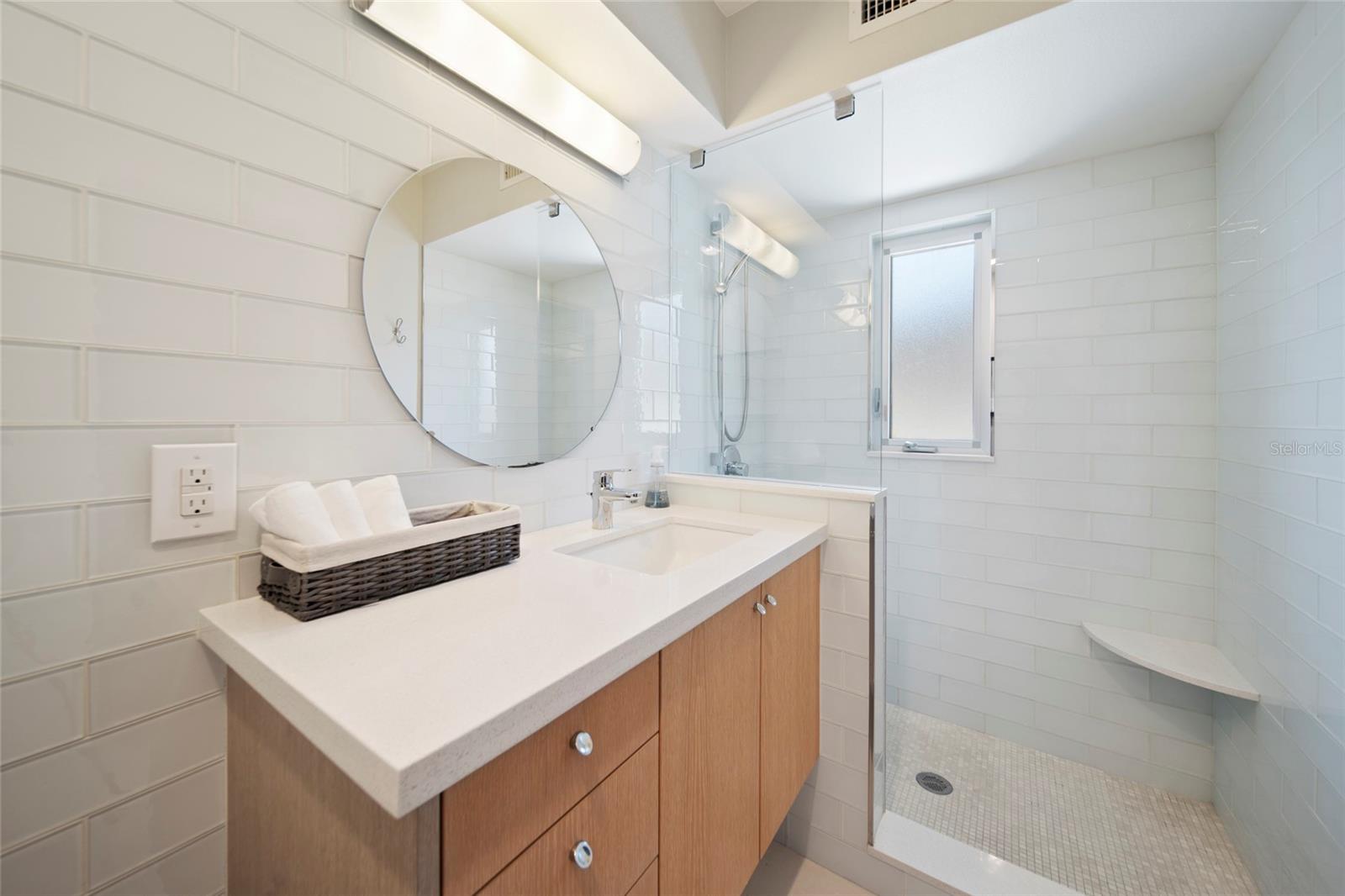 Listing photo id 27 for 10 Brightwaters Circle Ne