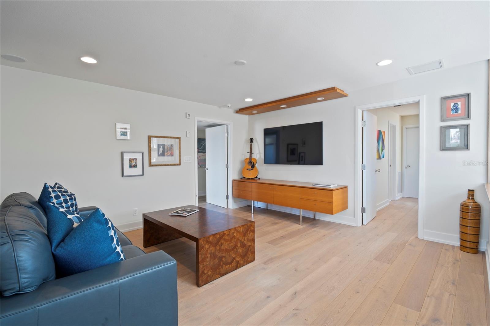 Listing photo id 29 for 10 Brightwaters Circle Ne