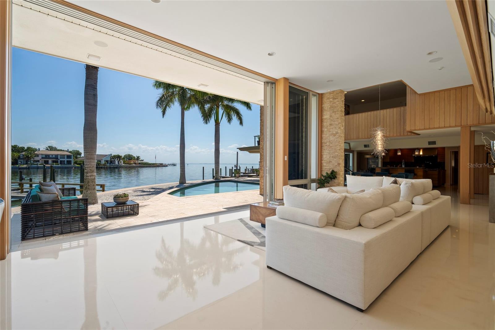 Listing photo id 2 for 10 Brightwaters Circle Ne