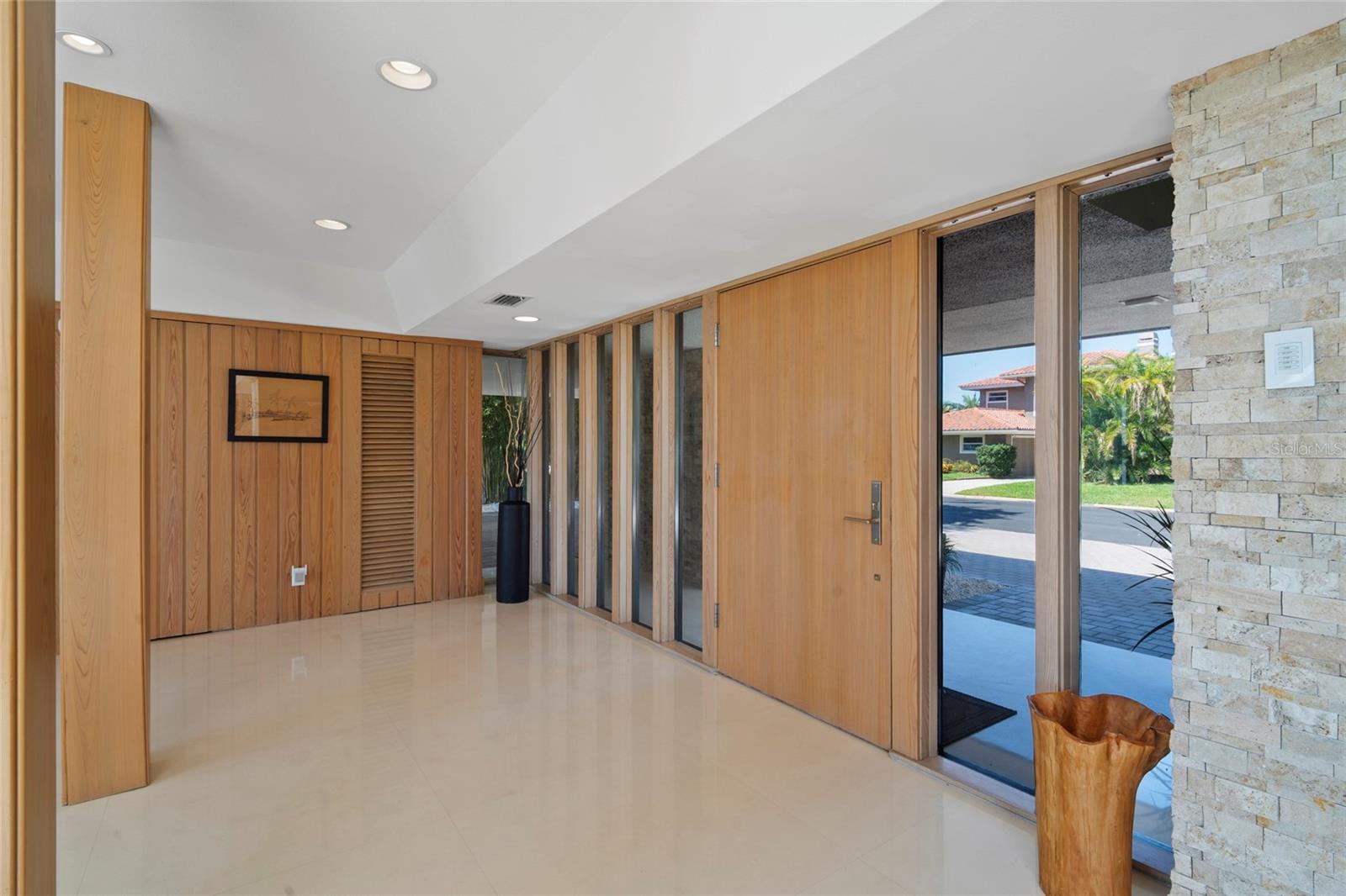 Listing photo id 46 for 10 Brightwaters Circle Ne