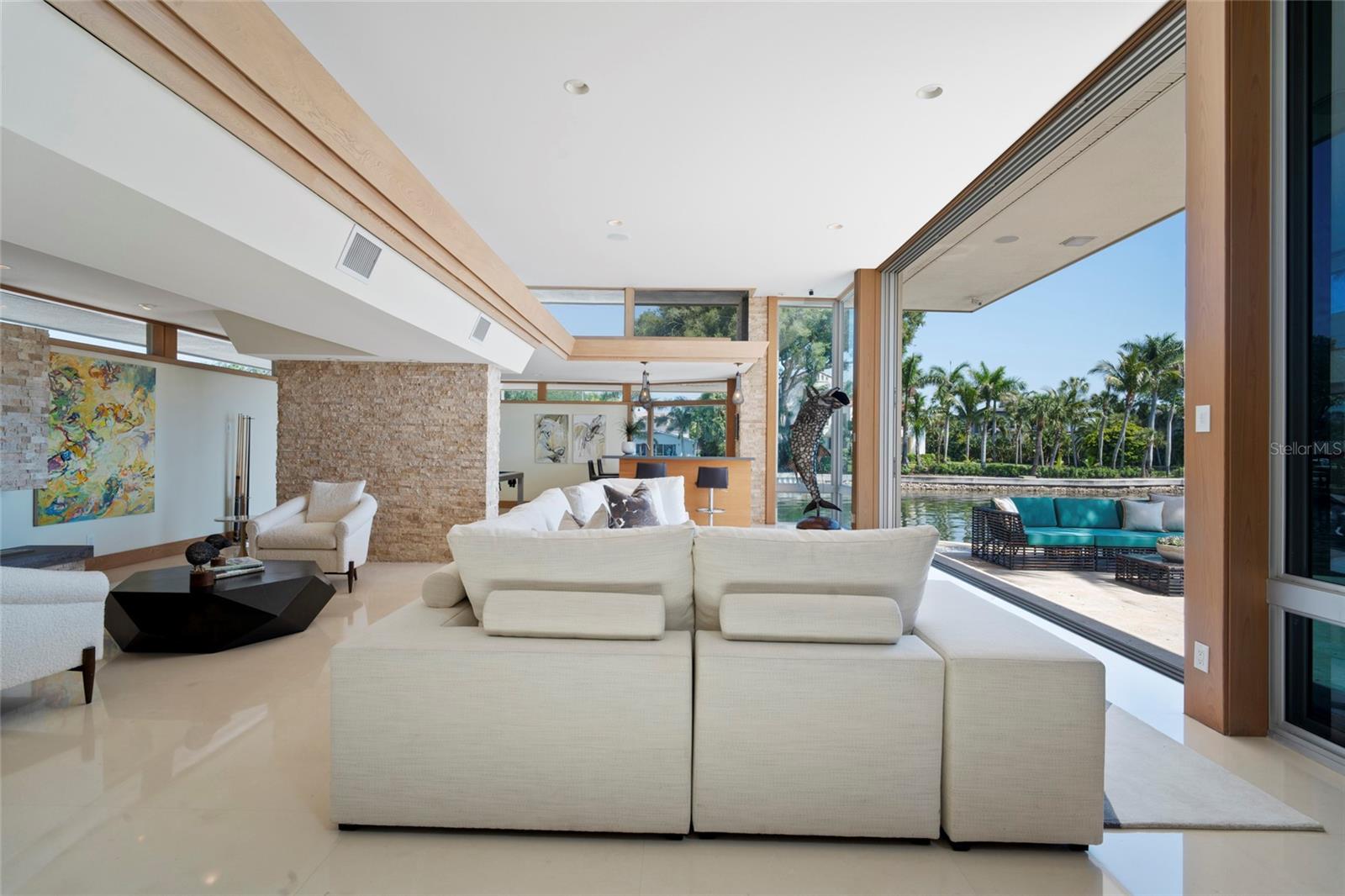 Listing photo id 5 for 10 Brightwaters Circle Ne