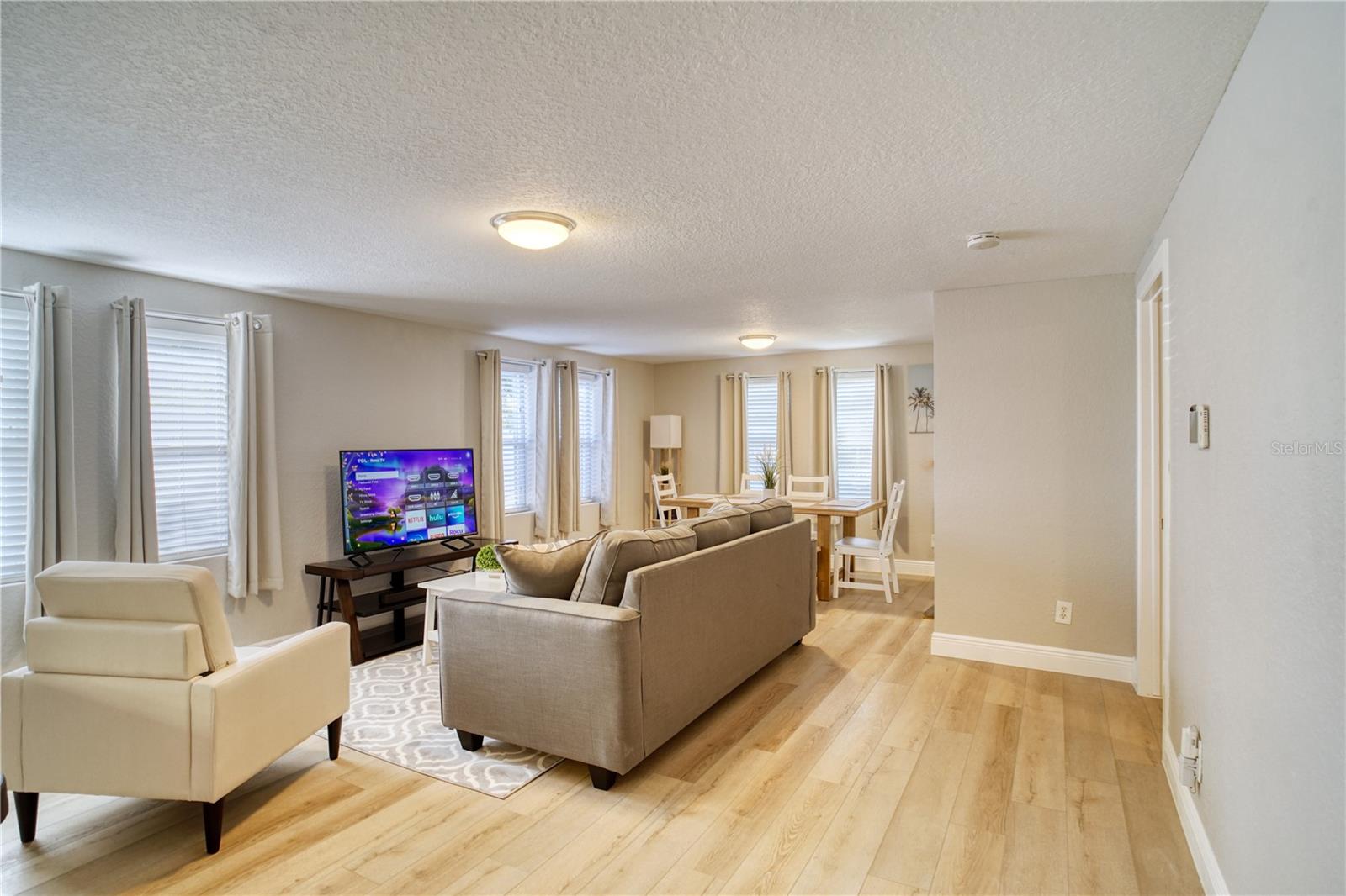Image 4 of 31 For 1122 Brownell Street