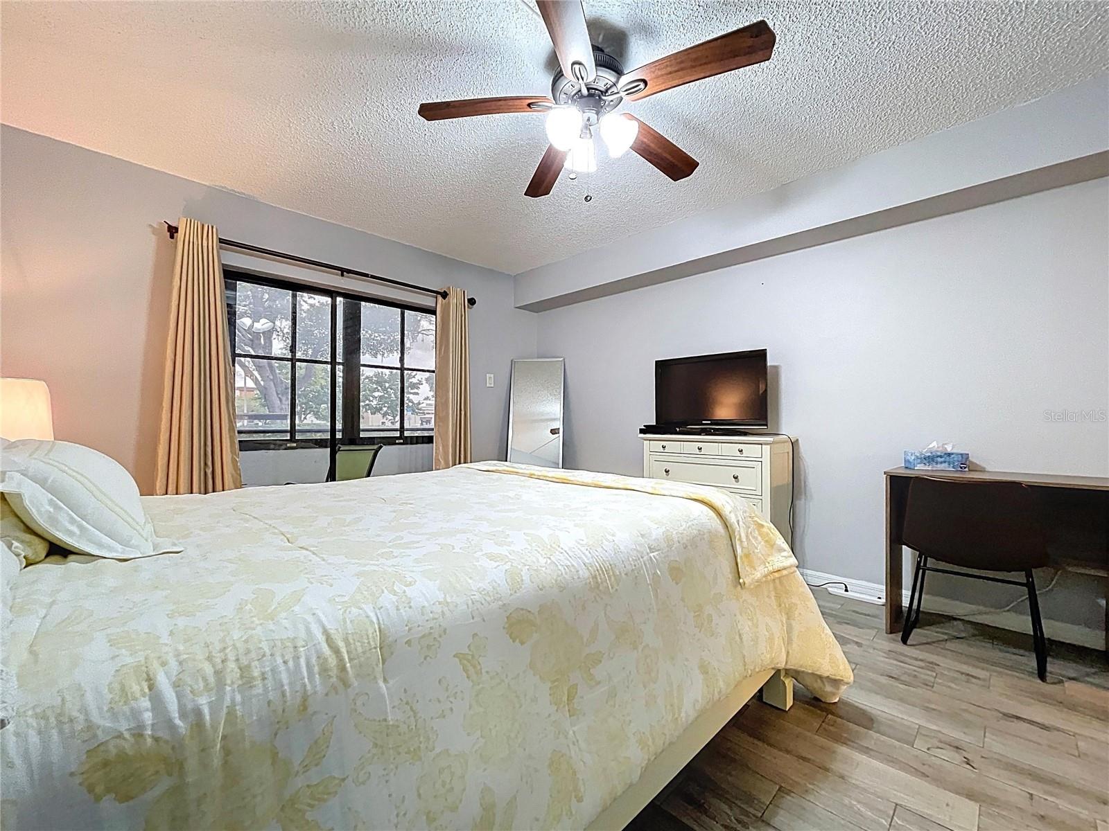 Image 15 of 34 For 2587 Countryside Boulevard 6107