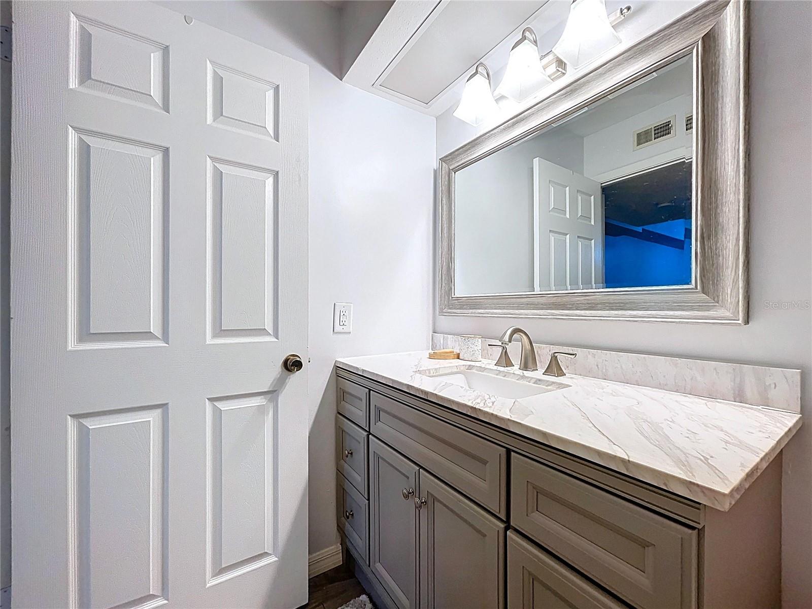 Image 18 of 34 For 2587 Countryside Boulevard 6107