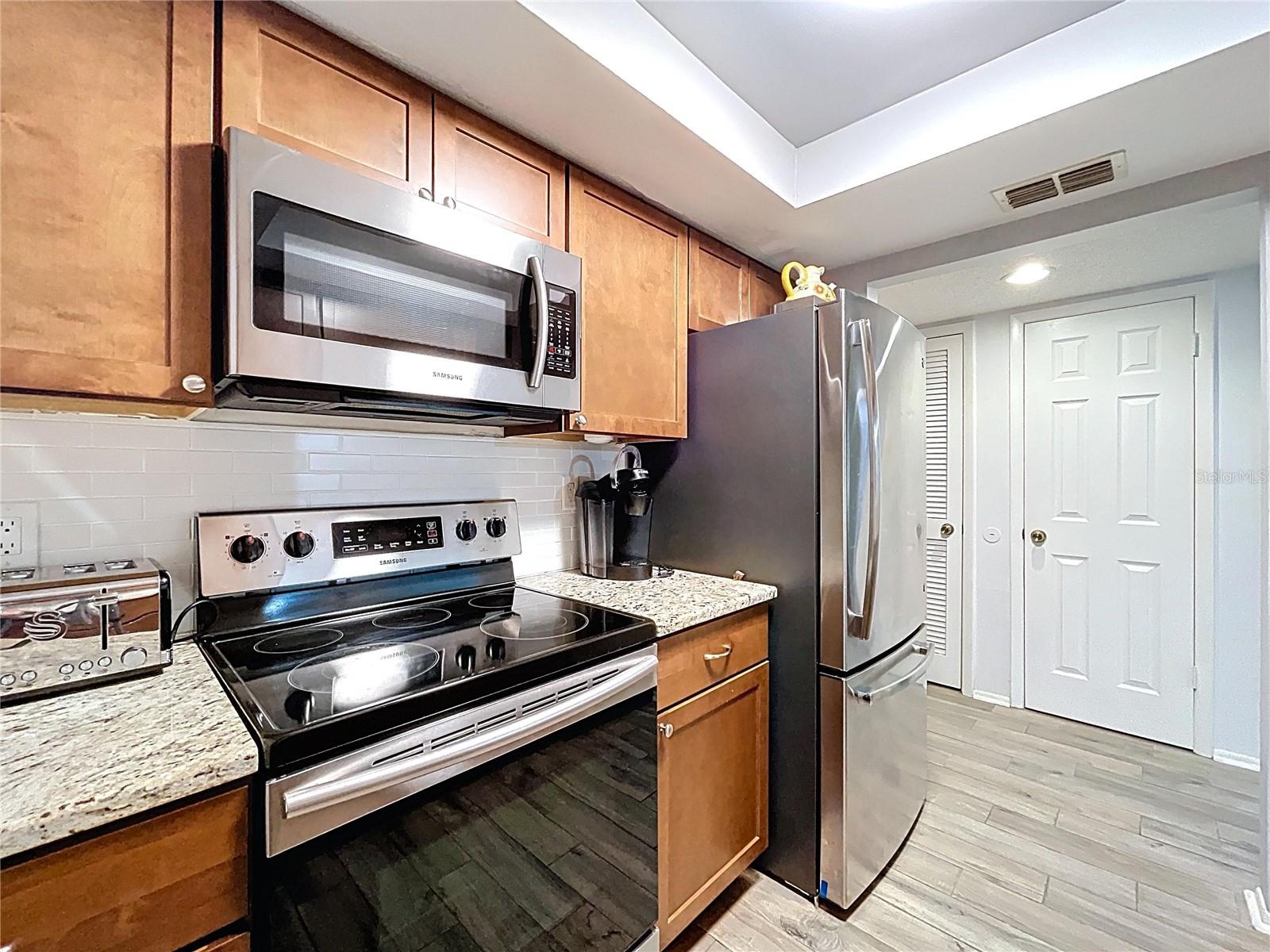 Image 6 of 34 For 2587 Countryside Boulevard 6107