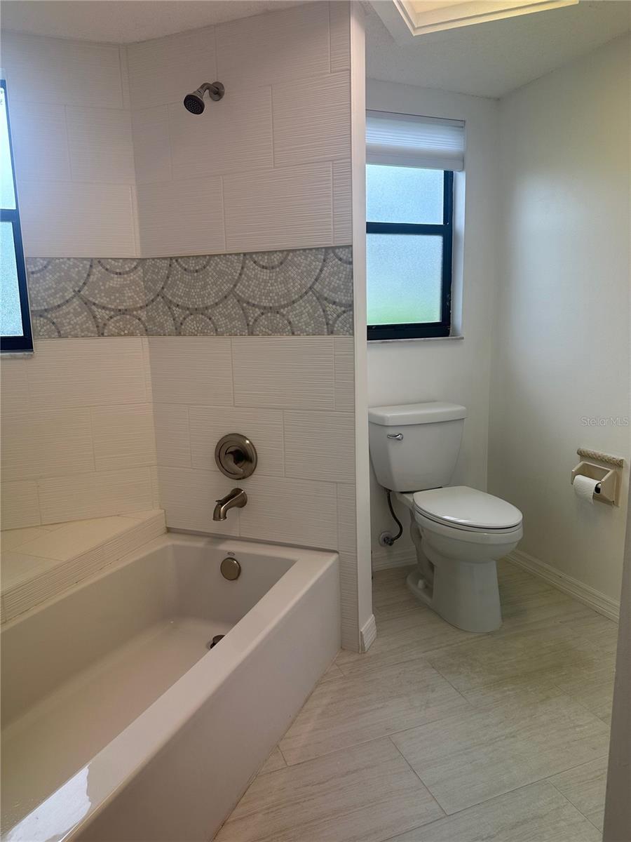 Image 11 of 19 For 8618 Woodbridge Drive