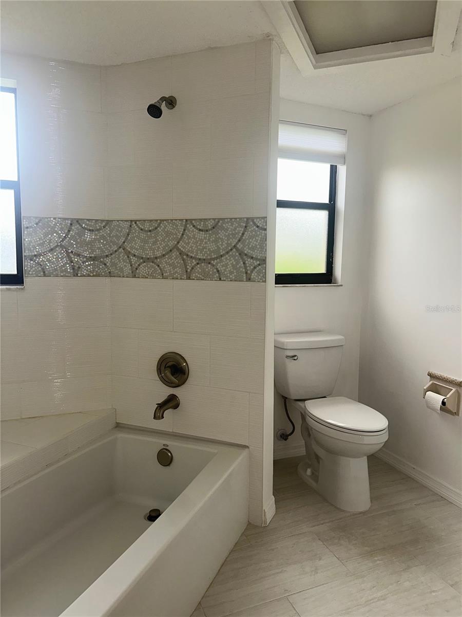 Image 9 of 19 For 8618 Woodbridge Drive