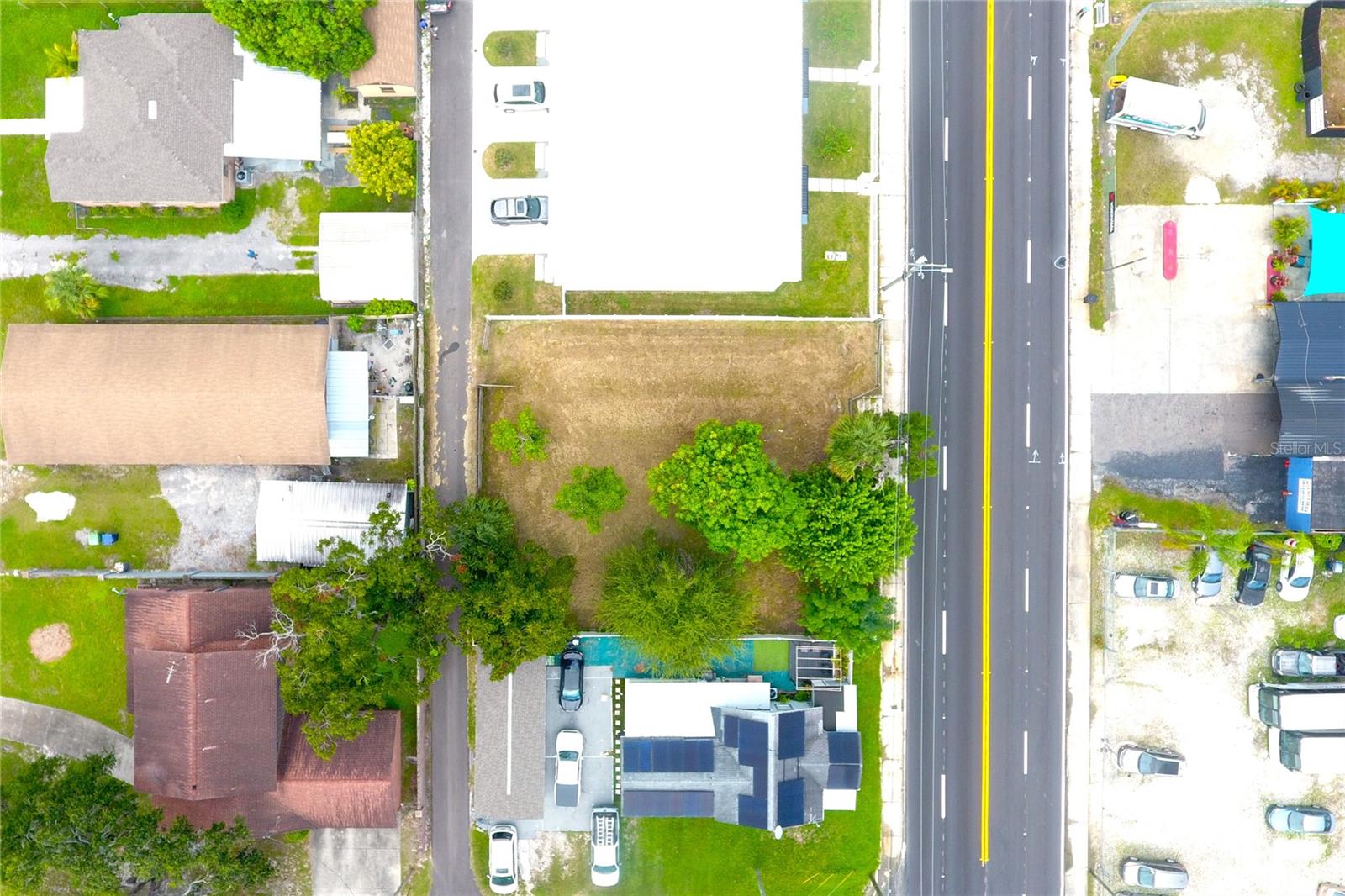 Image 4 of 20 For 2606 Columbus Drive