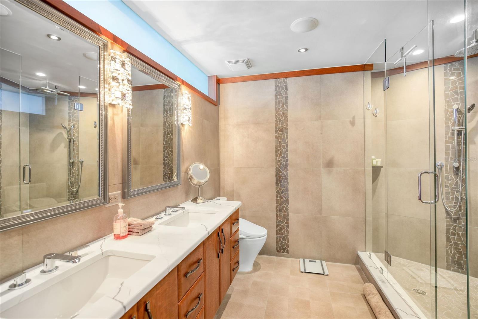 Image 36 of 49 For 175 1st Street S 3103