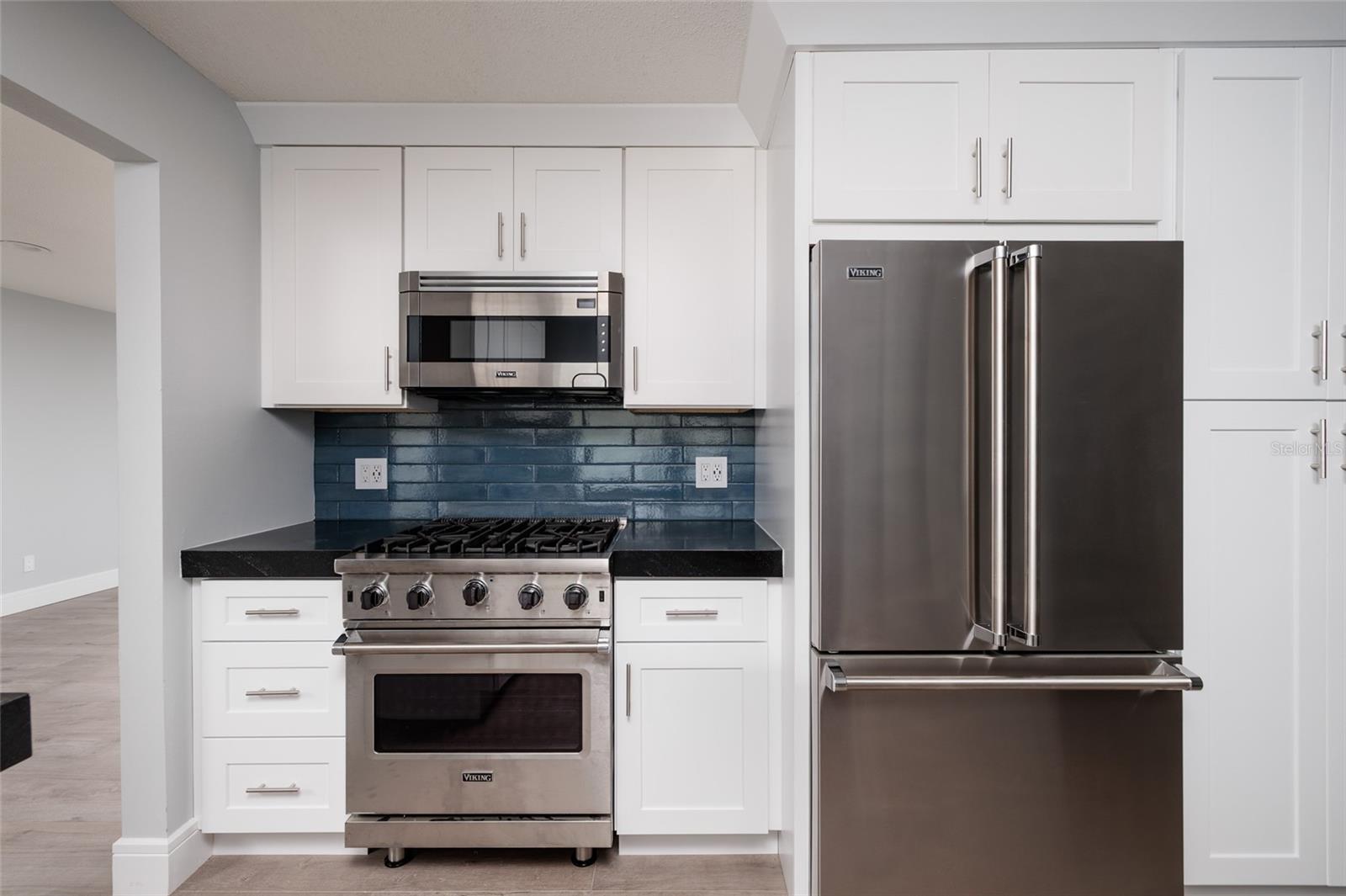 Image 14 of 41 For 9723 Oak Street Ne